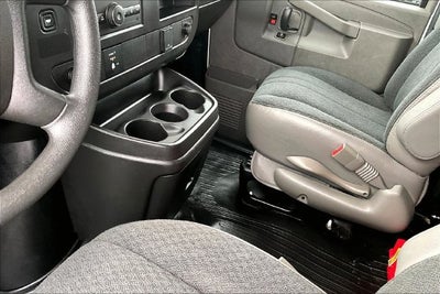 2025 Chevrolet Express Cargo WT