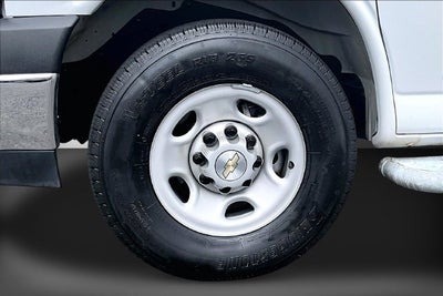 2025 Chevrolet Express Cargo WT